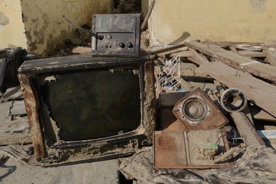 汶川泥石流废墟清理电视