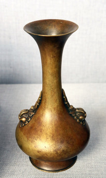 铜花瓶