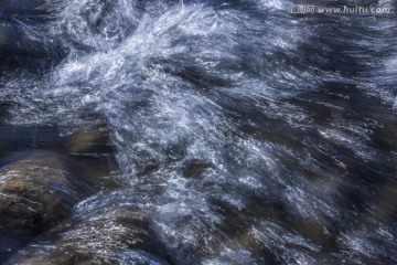 溪流  河流
