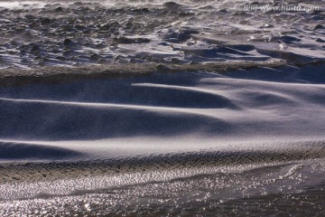 河滩  流水