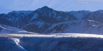 雪山 高原