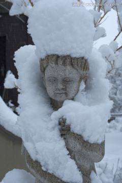 大雪 雕像