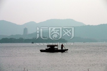 西湖摇橹船