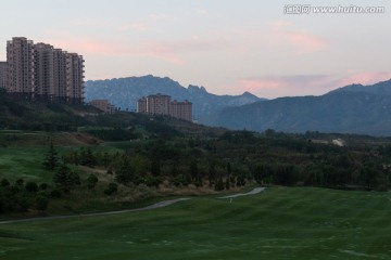 高尔夫球场与住宅小区 晨曦