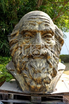 苏格拉底铜像