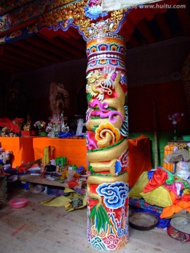 藏族寺庙内部装饰