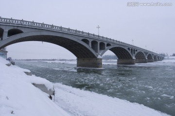 冬天 伊犁河大桥