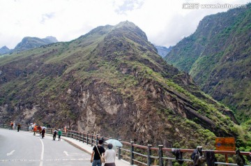 云南虎跳峡峡谷河流