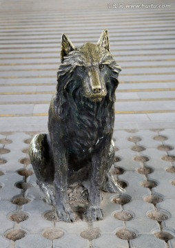 雕塑狼