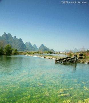 青山碧水遇龙河