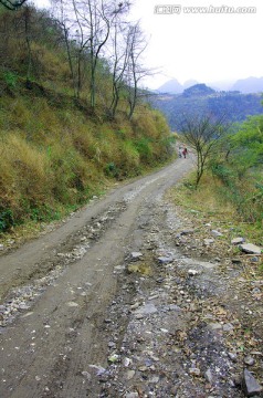 山路 行人