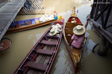 泰国芭提雅四方水上市场jpg