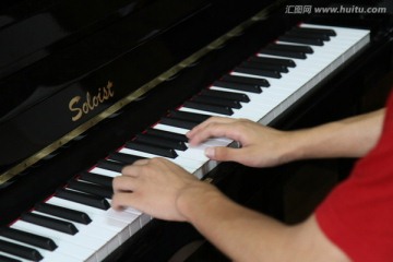 弹钢琴 钢琴 乐器 器乐