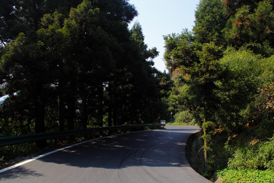 爬山公路
