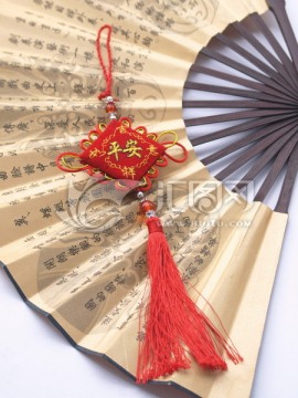 纸扇和中国结图片