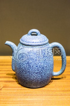 宜兴窑炉钧釉茶壶