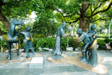 杭州西湖白居易雕塑