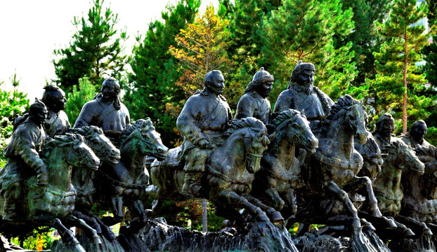 成吉思汗铁骑战队雕塑