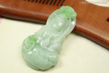 翡翠观音挂件