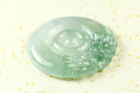 龙头翡翠挂件