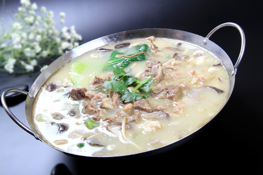 野山菌炖牛腩