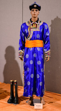蒙古族男服
