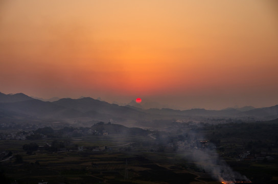 夕照图