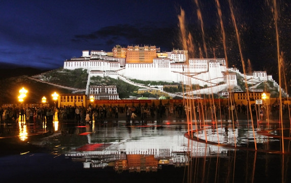 西藏布达拉宫音乐喷泉