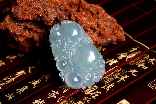 翡翠福瓜挂件