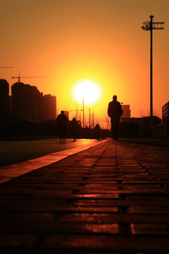 夕阳 道路 行人