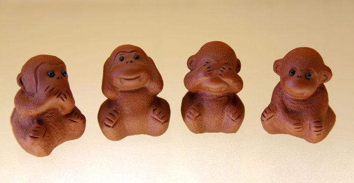 四个猴子泥塑