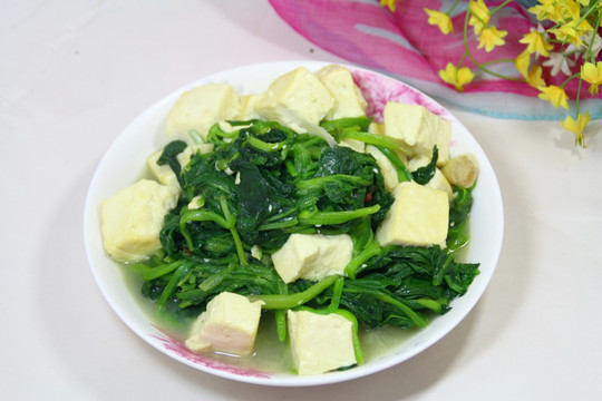 菠菜炒豆腐