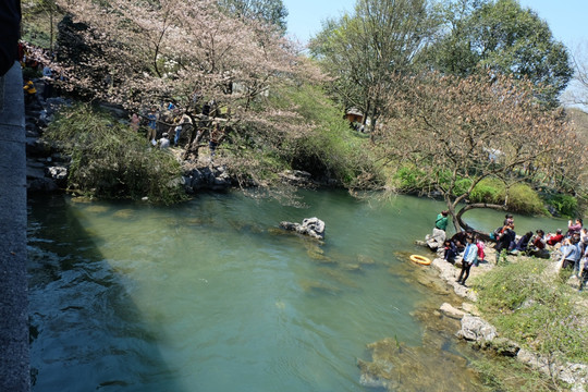 小河边