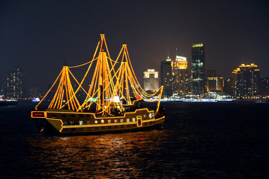 上海 外滩 夜景 浦江 游轮