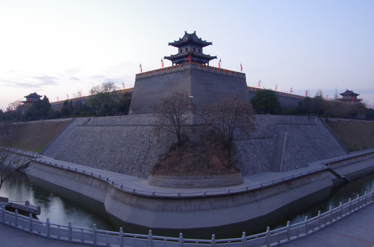 西安明代古城墙夜景 护城河