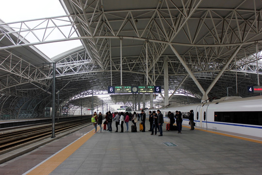 昆山南站月台