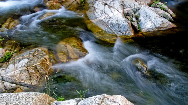 山涧水韵