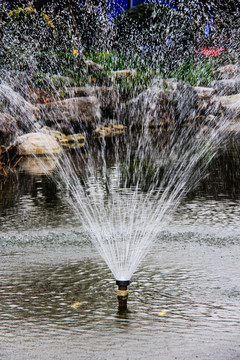 喷水