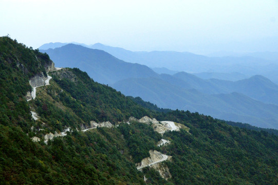 明月山盘山公路