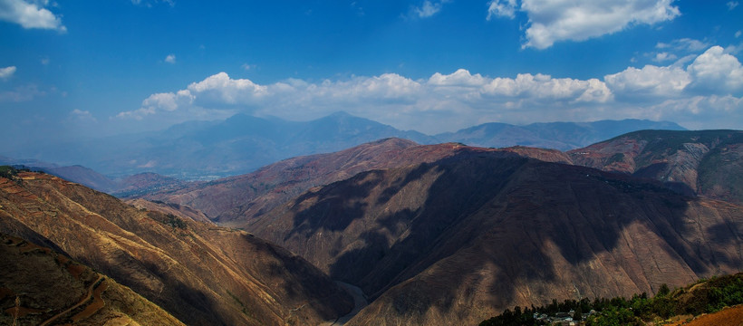 东川红土地