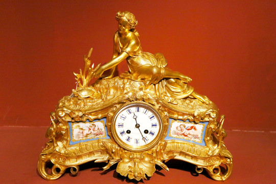法国珐琅瓷盘鎏金女神座钟
