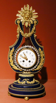 法国皇家蓝釉竖琴座钟