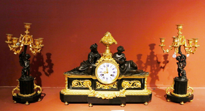 法国鎏金青铜人物座钟