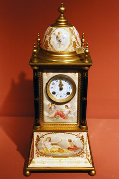 法国彩绘珐琅瓷面座钟