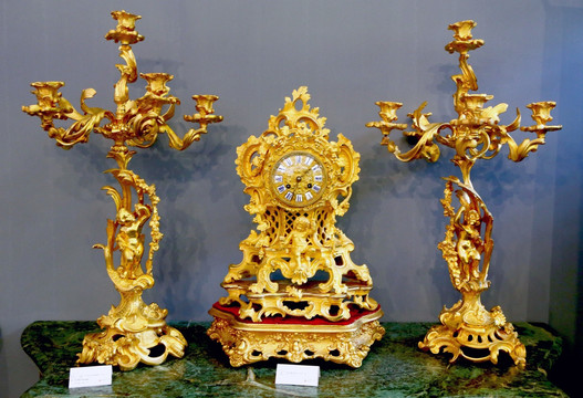 法国铜鎏金配烛台座钟