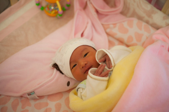 婴儿