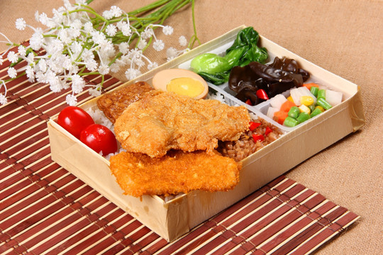 猪排鸡排饭