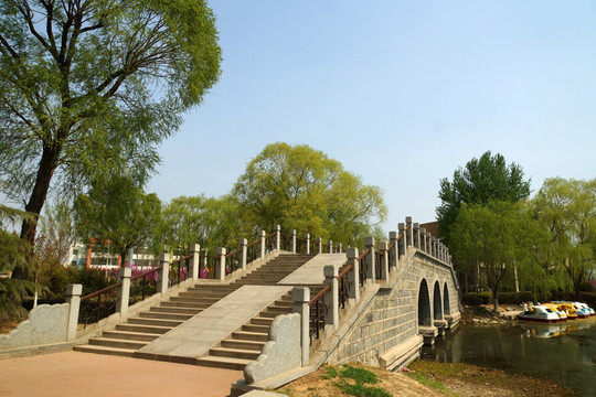 石桥 三孔桥 公园