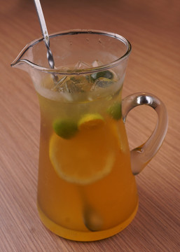 柠檬金桔水果茶