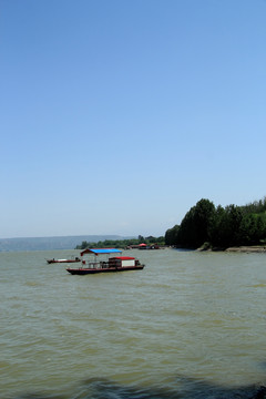 天鹅湖风景